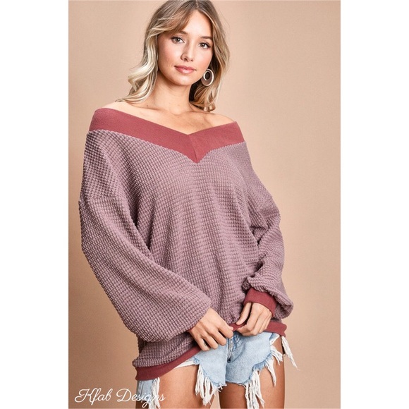 ❤️LAST 1! V Neck Waffle Popcorn Knit Contrast Top! - Picture 5 of 9